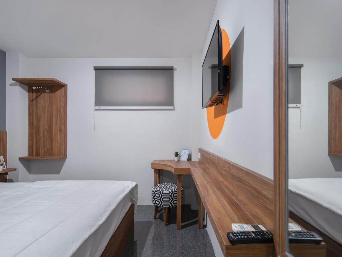 Cove Accordia Residence Jakarta Buitenkant foto